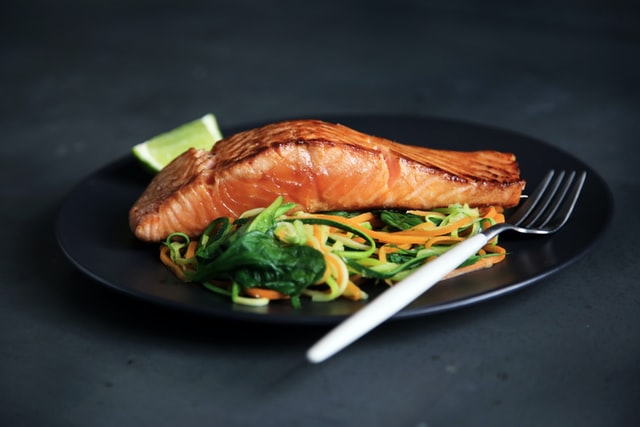 cooked salmon for healthy eating ang brain health 
