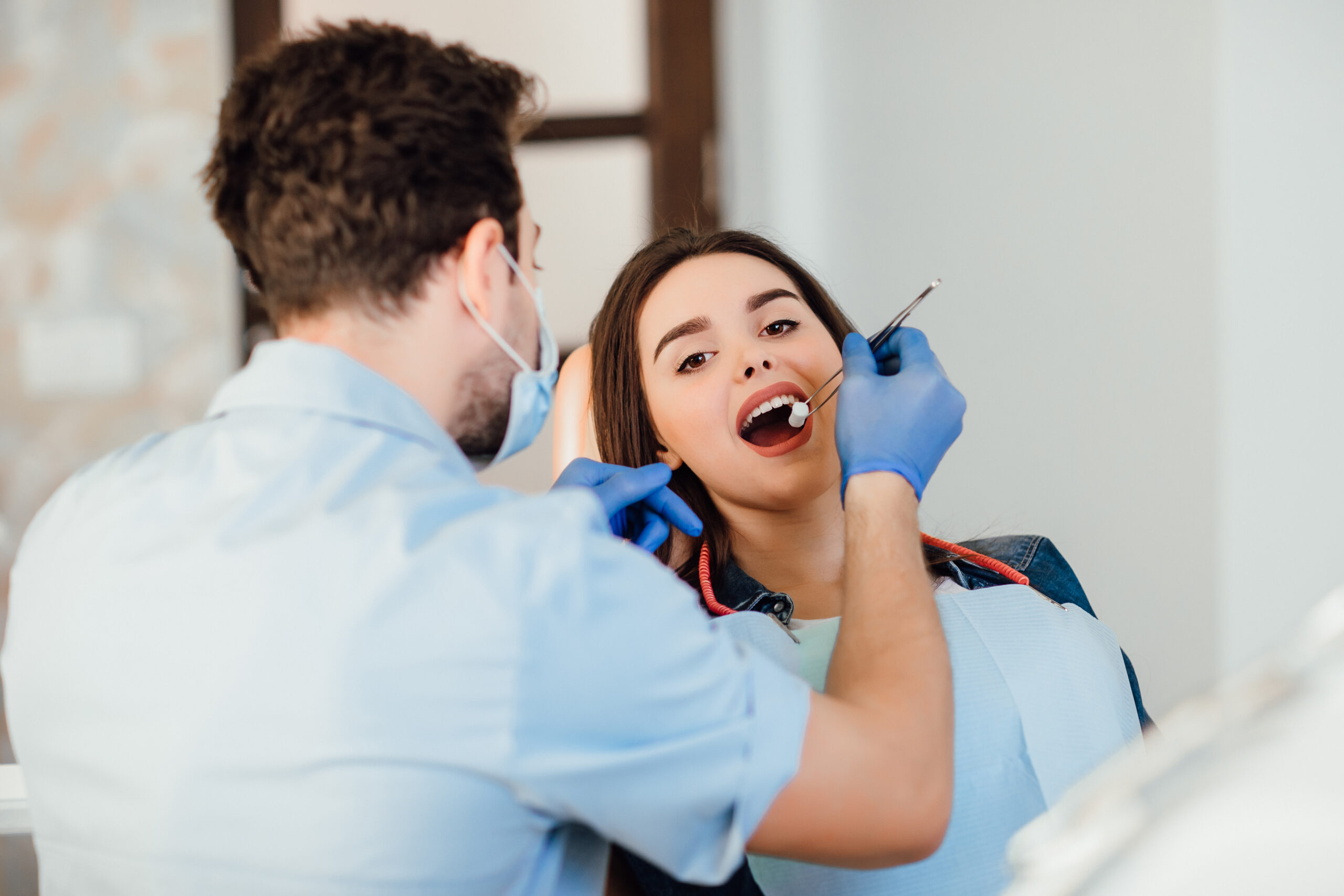 dentist-making-professional-teeth