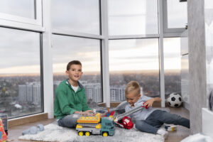 kids-playing-their-room
