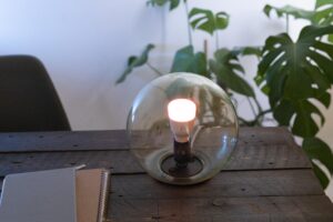 smart-lamp-table