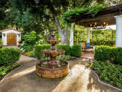 Outdoor Fountain Design Ideas for a Calm and Beautiful Backyard